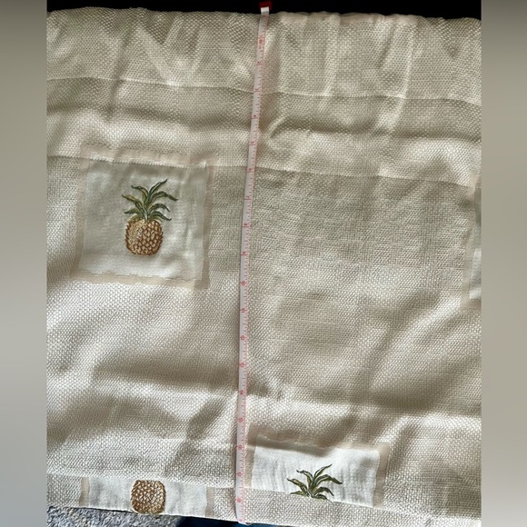 Balloon Valance, Pineapple on Cream background, 18Lx84W Tropical Island Elegant - Picture 3 of 4